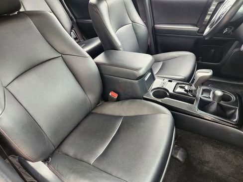 Used 2023 Toyota 4Runner TRD Off-Road Premium w/ Moonroof Package AWD/4WD image 10