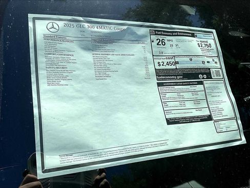 Used 2025 Mercedes-Benz GLC 300 4MATIC image 17