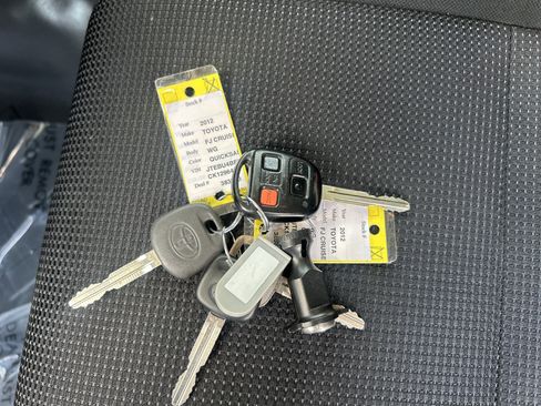 Used 2012 Toyota FJ Cruiser 4WD w/ Convenience Pkg image 27