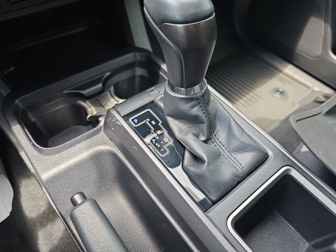 Used 2022 Toyota Tacoma TRD Off-Road w/ Technology Package RWD image 25