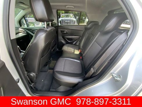 Used 2019 Chevrolet Trax LT w/ LT Convenience Package AWD/4WD image 24