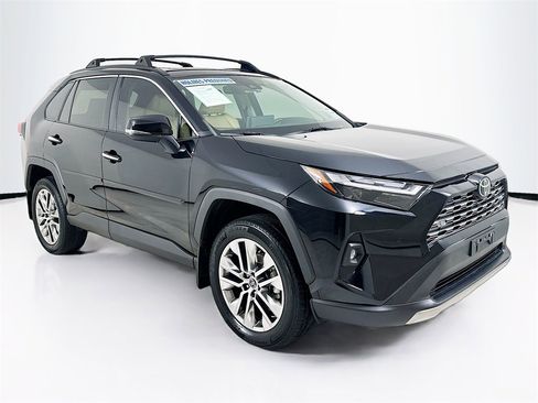Used 2022 Toyota RAV4 Limited image 19