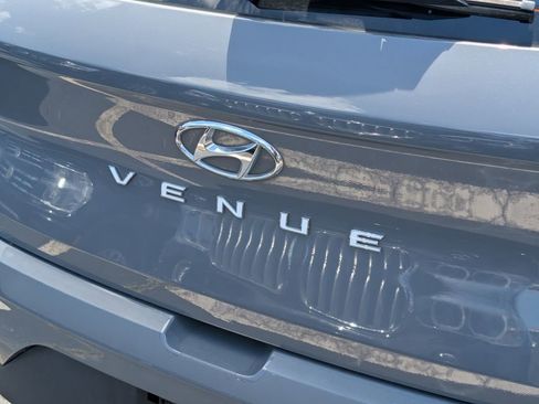 Used 2020 Hyundai Venue SEL FWD image 9