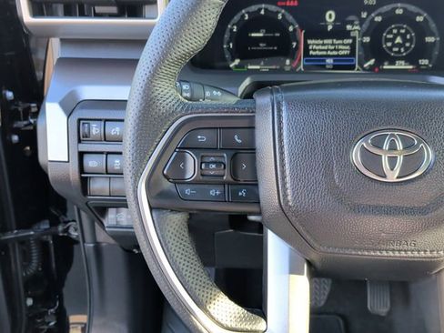 Certified 2025 Toyota Tacoma TRD Off-Road image 15