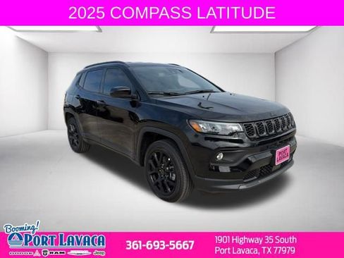 Used 2025 Jeep Compass Latitude image 1
