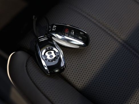 Used 2023 Bentley Bentayga Speed image 24