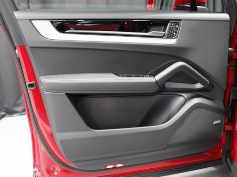 New 2026 Porsche Cayenne Coupe image 25