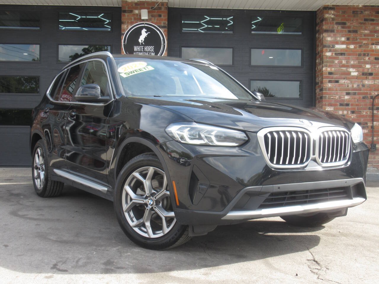 Used 2024 BMW X3 xDrive30i AWD/4WD image 2