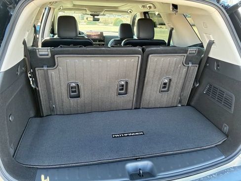 New 2026 Nissan Pathfinder Platinum FWD image 21