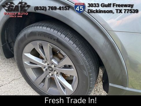 Used 2022 Ford Explorer XLT w/ Equipment Group 202A image 6