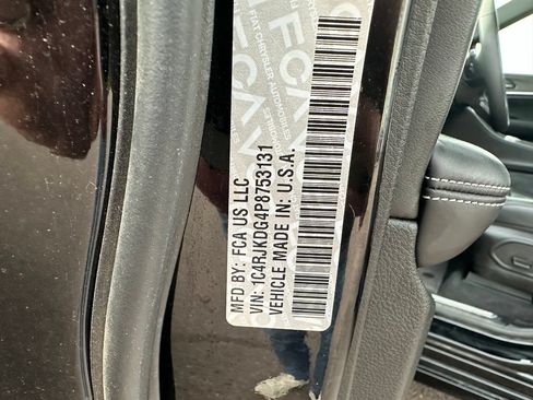 Used 2023 Jeep Grand Cherokee L Overland AWD/4WD image 9