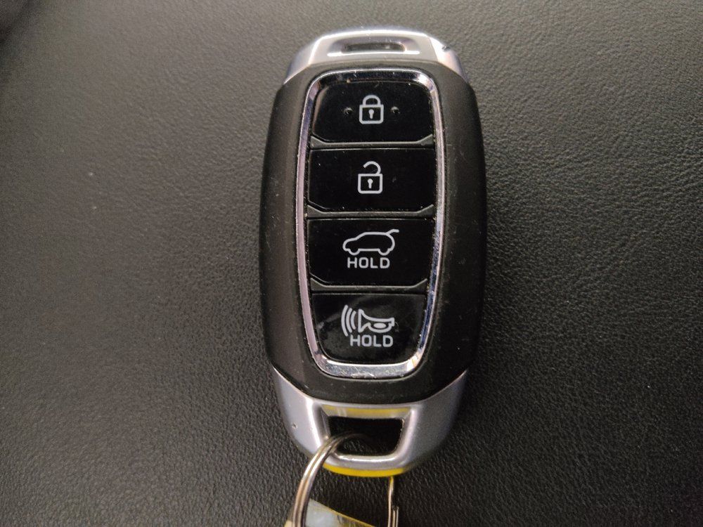 Used 2020 Hyundai Santa Fe SEL w/ Convenience Package FWD image 32