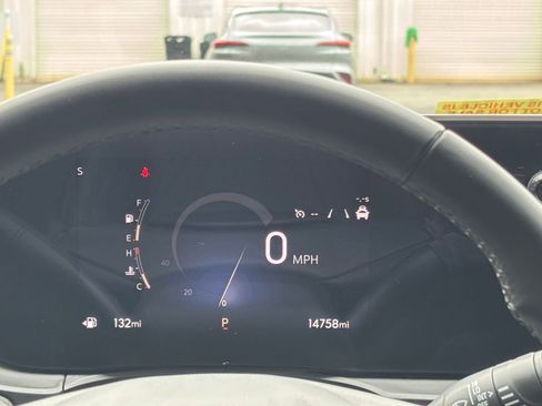 Used 2025 Buick Envista Sport Touring image 40