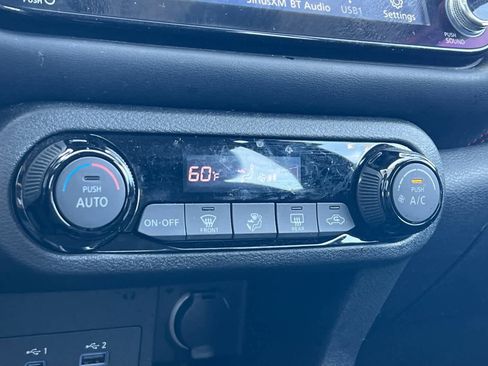 Used 2023 Nissan Kicks SR image 24