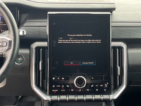 Used 2025 GMC Acadia Elevation image 23