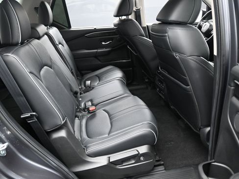 Used 2024 Honda Pilot Elite image 37