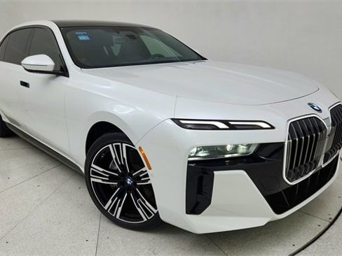 Used 2023 BMW i7 xDrive60 image 89