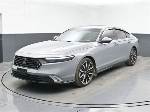 Used 2025 Honda Accord Touring image 5