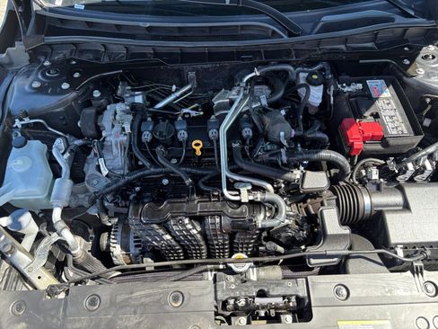 Used 2025 Nissan Altima 2.5 SV image 30