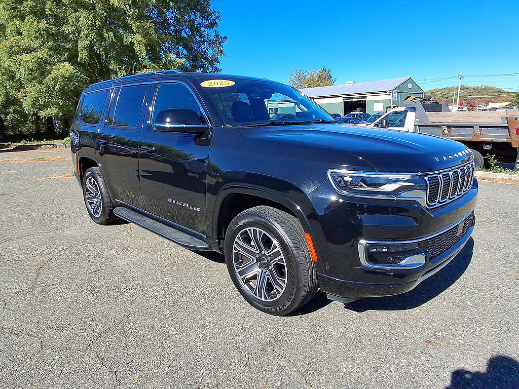 Used 2025 Jeep Wagoneer Series II AWD/4WD image 2