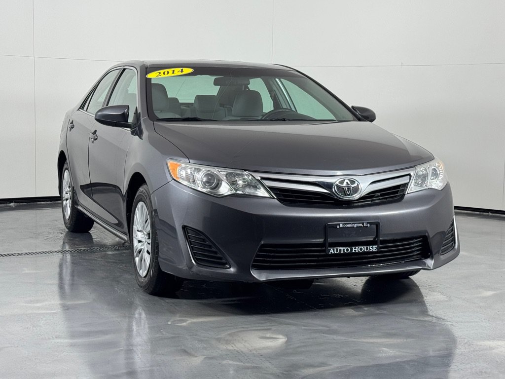 Used 2014 Toyota Camry LE FWD image 3
