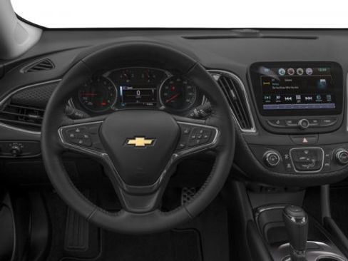 Used 2018 Chevrolet Malibu LT image 10