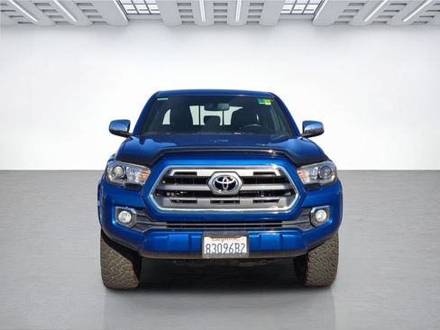 Used 2017 Toyota Tacoma Limited AWD/4WD image 2