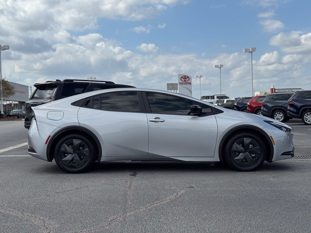 New 2026 Toyota Prius Plug-In Hybrid FWD image 7