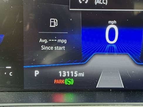 Used 2023 Volkswagen Tiguan SE image 17