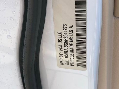 Used 2024 Jeep Grand Cherokee L Limited w/ Trailer Tow Package image 37