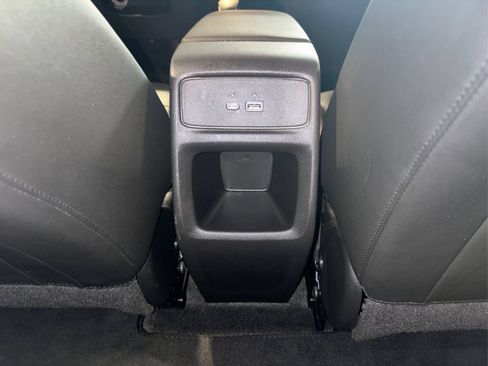 Used 2025 Chevrolet Trax RS w/ Sunroof Package FWD image 30