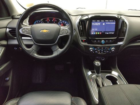 Used 2020 Chevrolet Traverse LT FWD image 22