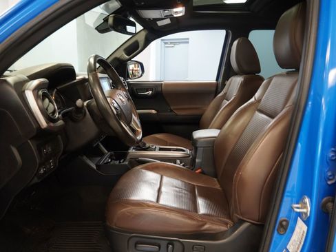 Used 2021 Toyota Tacoma Limited AWD/4WD image 6