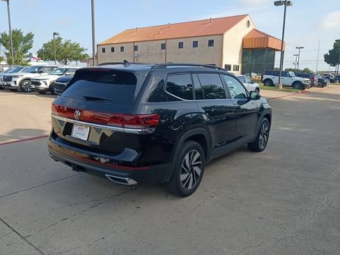Used 2025 Volkswagen Atlas SE FWD image 7
