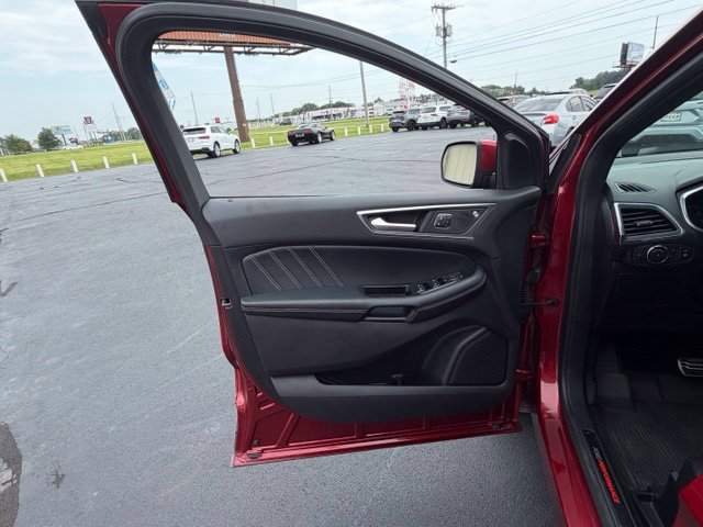 Used 2019 Ford Edge ST w/ Equipment Group 401A AWD/4WD image 19