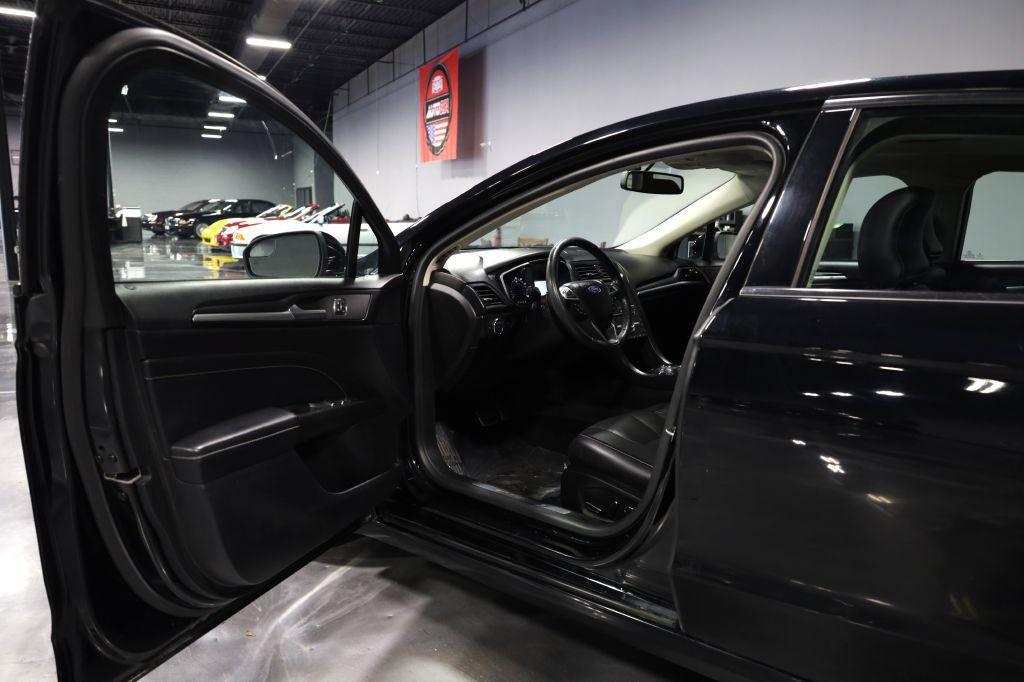 Used 2018 Ford Fusion Titanium AWD/4WD image 9