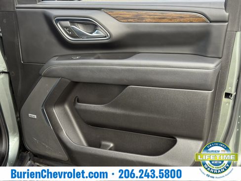 Used 2023 Chevrolet Suburban Premier image 20