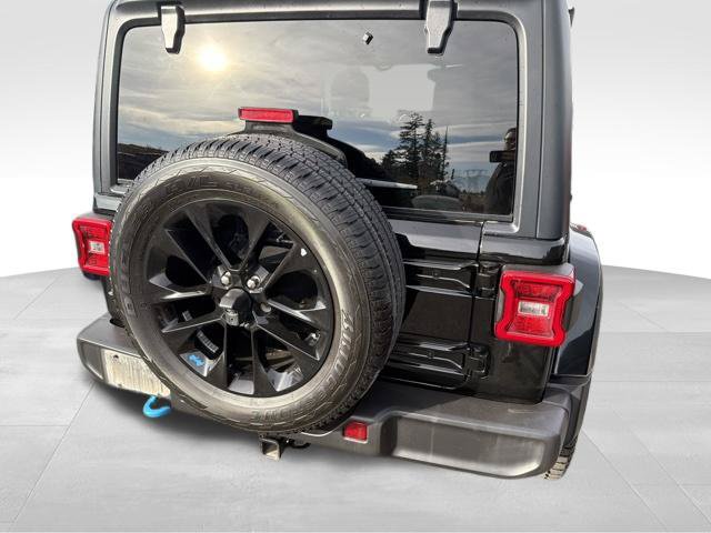Used 2023 Jeep Wrangler Unlimited Sahara w/ Cold Weather Group AWD/4WD image 10