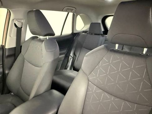 Used 2020 Toyota RAV4 XLE FWD image 29