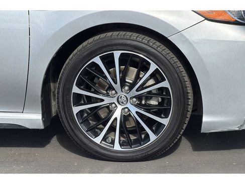 Used 2019 Toyota Camry SE FWD image 30