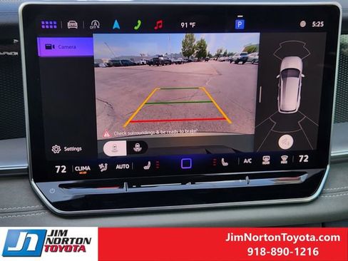 Used 2025 Volkswagen Tiguan SE R-Line AWD/4WD image 18