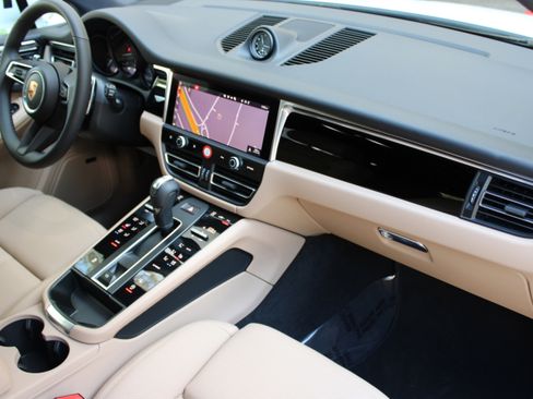 New 2026 Porsche Macan AWD/4WD image 29