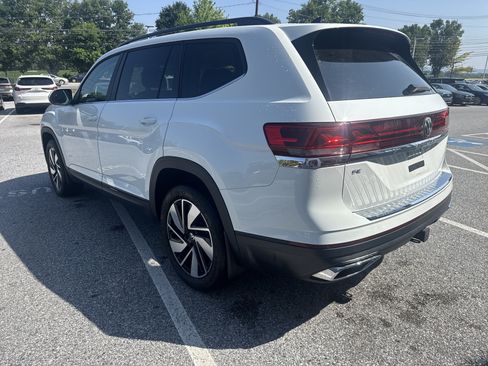 Used 2024 Volkswagen Atlas SE AWD/4WD image 5
