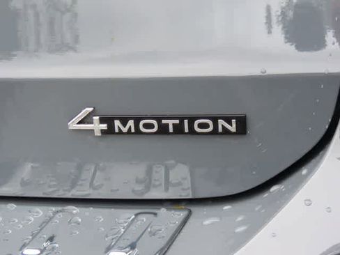 Used 2022 Volkswagen Taos SE AWD/4WD image 9