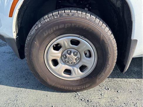 Used 2024 Nissan Frontier S image 24