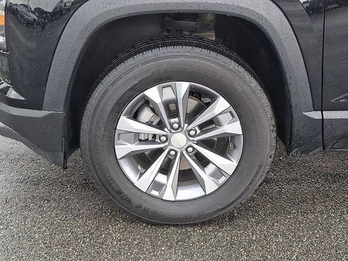 Used 2026 Chevrolet Equinox LT FWD image 8
