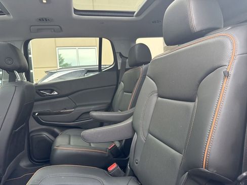 Used 2023 GMC Acadia AT4 w/ Technology Package AWD/4WD image 4