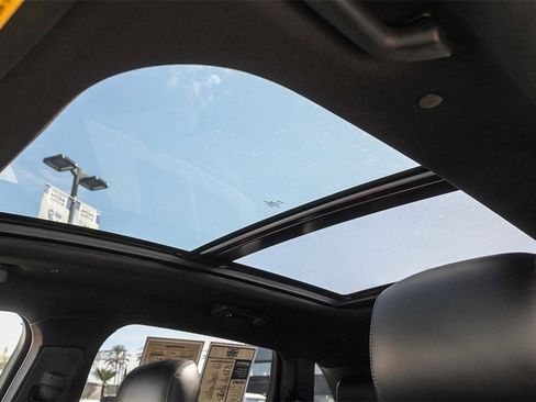 Used 2018 Lincoln MKX Reserve w/ Driver Assistance Package image 30