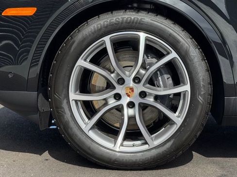 New 2025 Porsche Cayenne Coupe AWD/4WD image 11