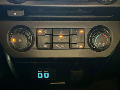 Used 2018 Ford F150 XLT w/ Equipment Group 302A Luxury RWD image 12